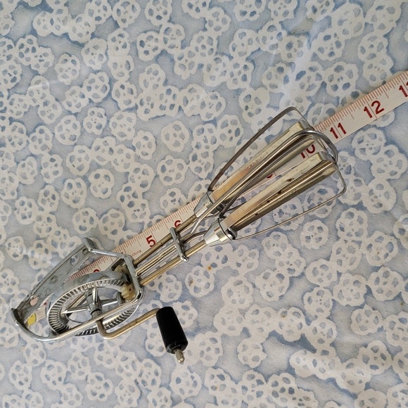 Vintage Handheld Mixer Vintage Handheld Beater Farmhouse Decor - Picture 11 of 12